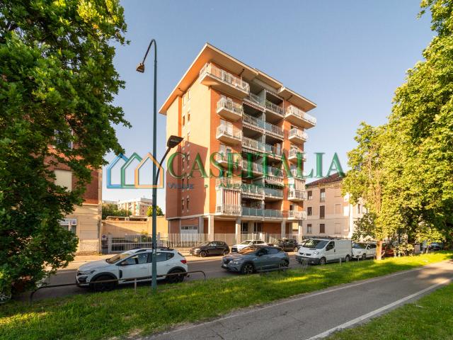 Quadrilocale con terrazzo in corso carlo e nello rosselli 180, Torino