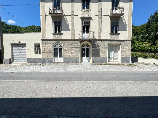 Quadrilocale con terrazzo, Pescaglia piegaio