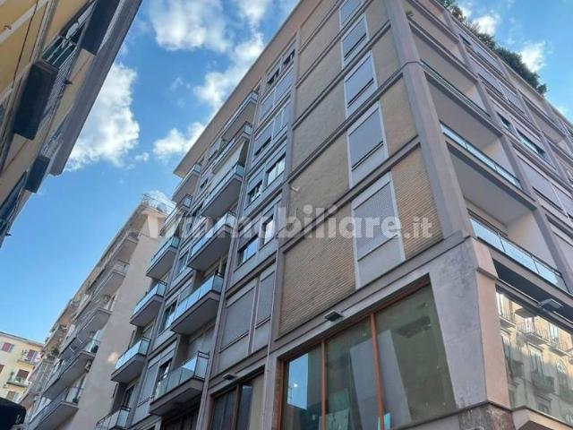 Quadrilocale corso Vittorio Emanuele, Centro, Salerno