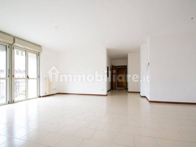Quadrilocale corso Xxv Aprile 25, Centro, Luino