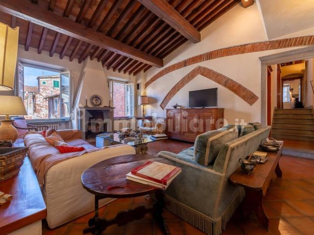 Quadrilocale Chiasso Barletti 7, Piazza Napoleone San Michele, Lucca