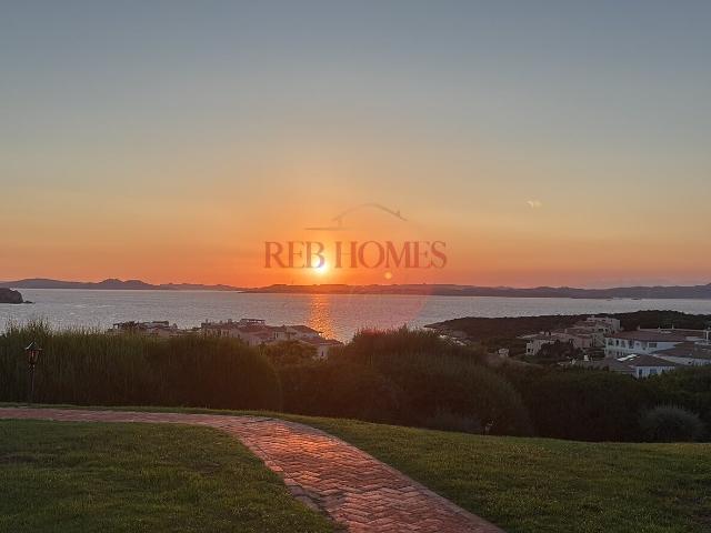 Quadrilocale al piano terra vista mare e posto auto privato 104m² Arzachena