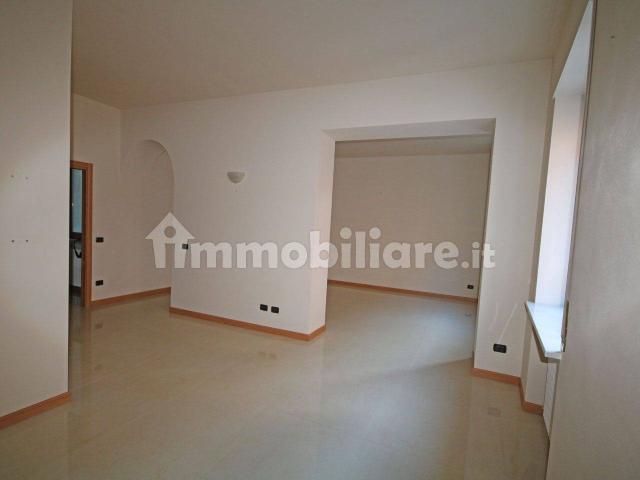 Quadrilocale Borgo Giacomo Tommasini 36, Centro Storico, Parma