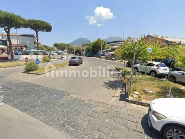 Quadrilocale buono stato, piano rialzato, Centro, Ercolano