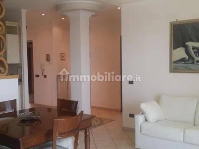 Quadrilocale buono stato, piano terra, Centro, Rignano Flaminio
