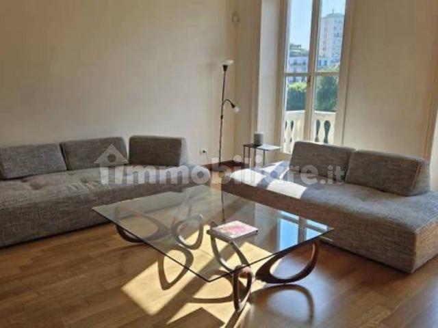 Quadrilocale buono stato, quarto piano, Palestro, Milano