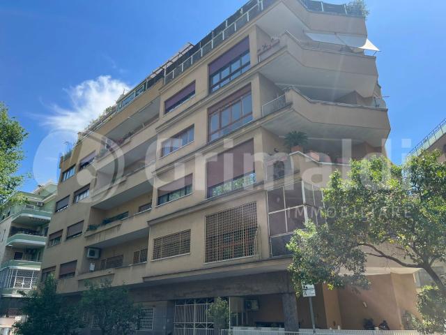Quadrilocale da ristrutturare a Roma