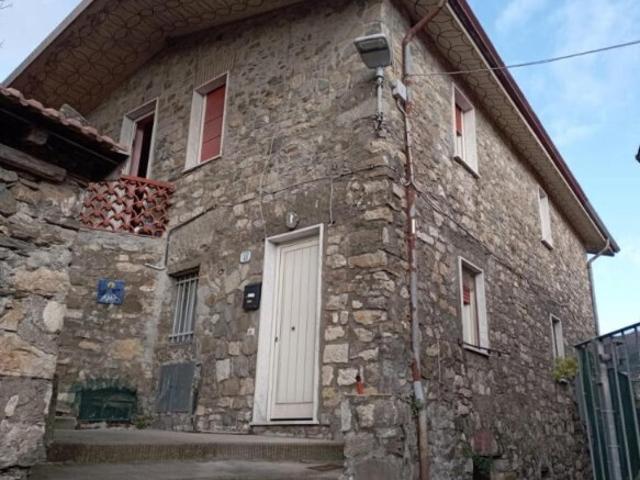 Quadrilocale da ristrutturare in via castello 45, Sarzana