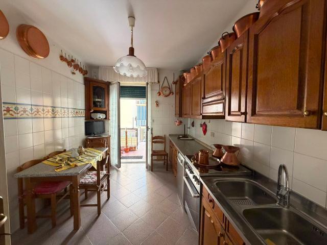 Quadrilocale da ristrutturare in via lamarmora 67, San Remo