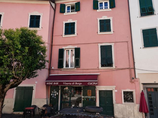 Quadrilocale da ristrutturare in piazza v. emanuele 27, Varese Ligure