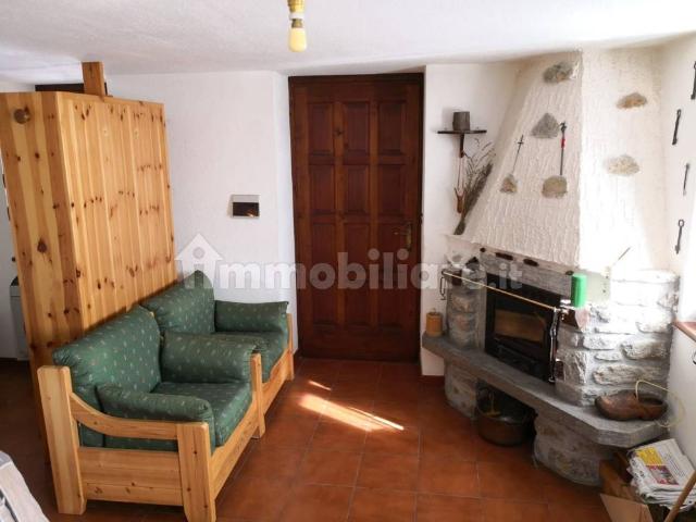 Quadrilocale frazione Orbeillaz 43, Orbeillaz, Challand Saint Anselme