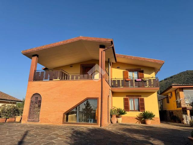 Quadrilocale in affitto