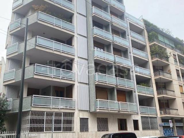 Quadrilocale in affitto a Milano via Cola di Rienzo, 46, Solari