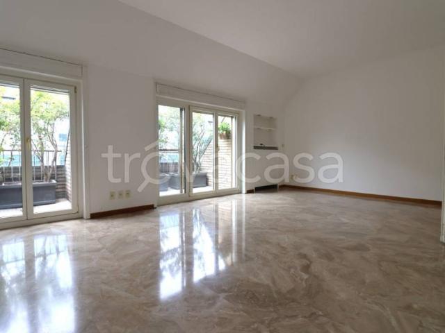 Quadrilocale in affitto a Milano via Santa Sofia, Missori