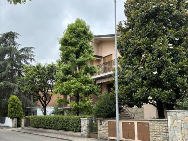 Quadrilocale in affitto a Modena, Buon Pastore Parco Amendola