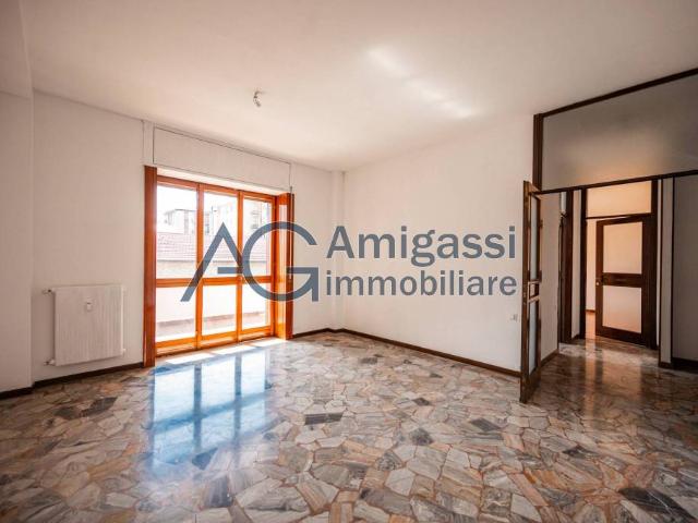 Quadrilocale in affitto a Bergamo piazza Santa Anna, Borgo Palazzo