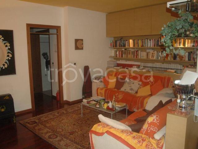 Quadrilocale in affitto a Bologna via Larga, 34B, San Vitale Roveri