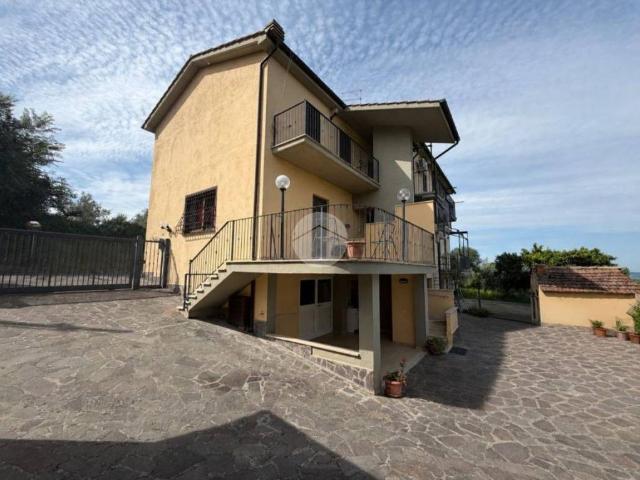 Quadrilocale in affitto a Fara in Sabina via farense, 263, Coltodino