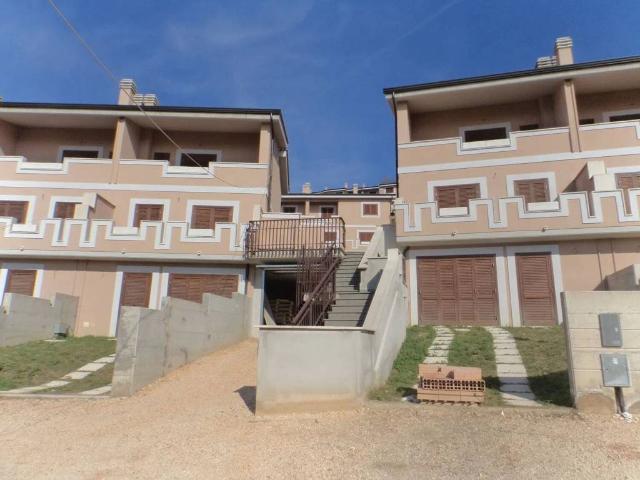 Quadrilocale in affitto a Forano via Rocchette, 13