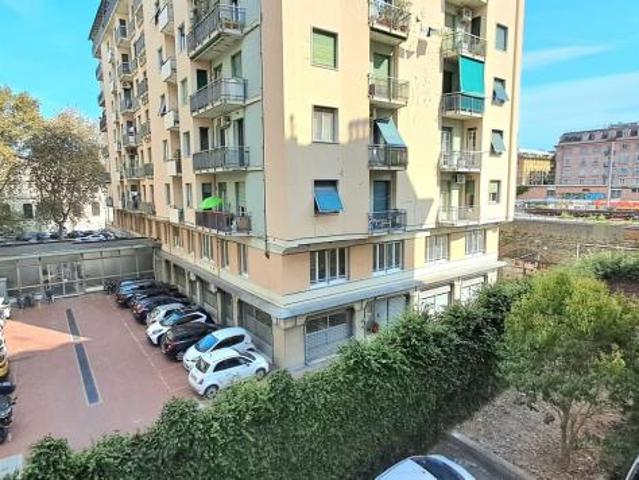 Quadrilocale in affitto a Genova, S.Fruttoso