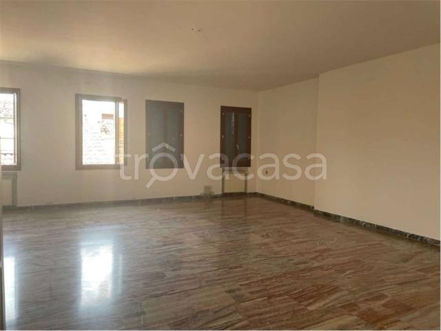 Quadrilocale in affitto a Padova via Dei Fabbri s.n.c Piazze Duomo