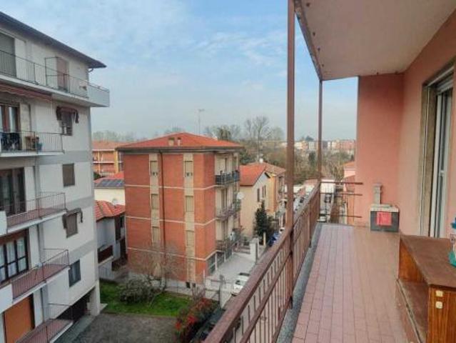 Quadrilocale in affitto a Pavia