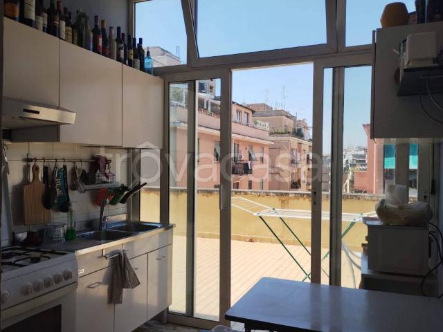 Quadrilocale in affitto a Roma via Chianti, Bologna