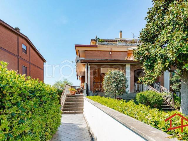 Quadrilocale in affitto a Roma via Pietro Foglio, Acilia