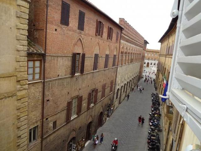 Quadrilocale in affitto a Siena