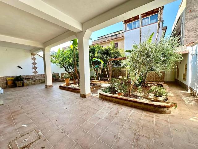 Quadrilocale in affitto a Terrasini via Palermo