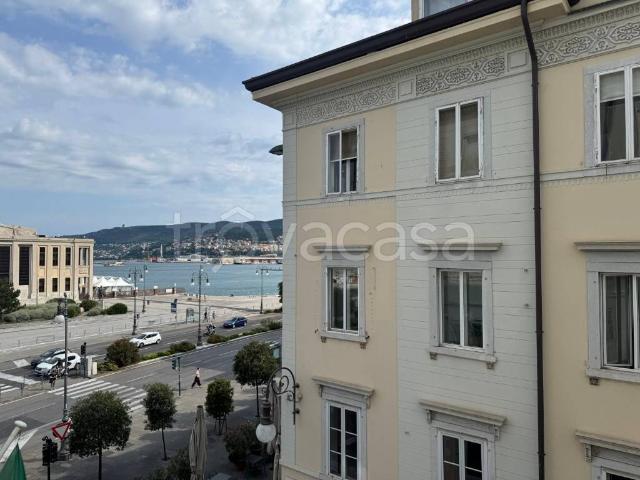 Quadrilocale in affitto a Trieste via Felice Venezian, 1, Città Vecchia