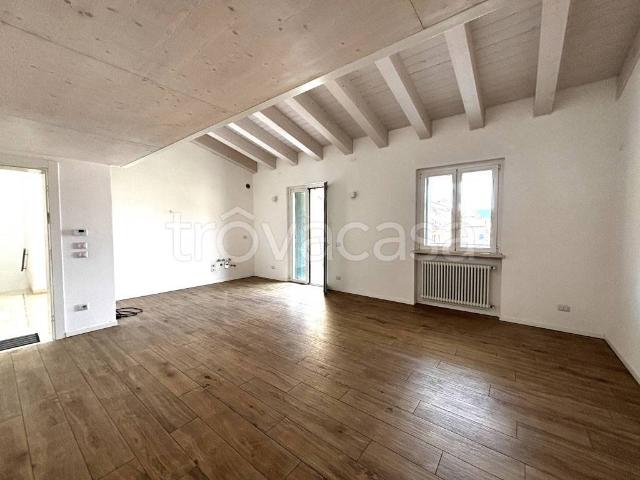 Quadrilocale in affitto a Verona, Quinto