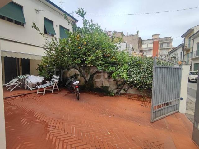 Quadrilocale in affitto a Viareggio