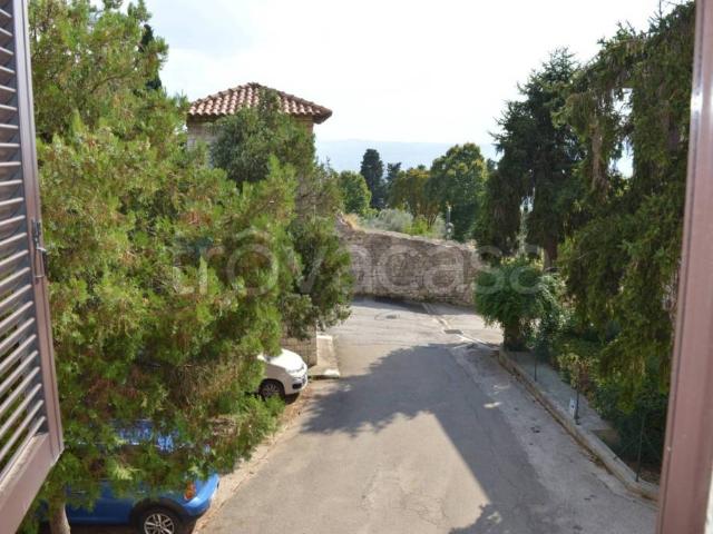 Quadrilocale in affitto ad Assisi via Moiano, 4