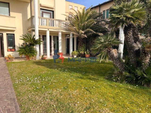 Quadrilocale in vendita, Viareggio passeggiata