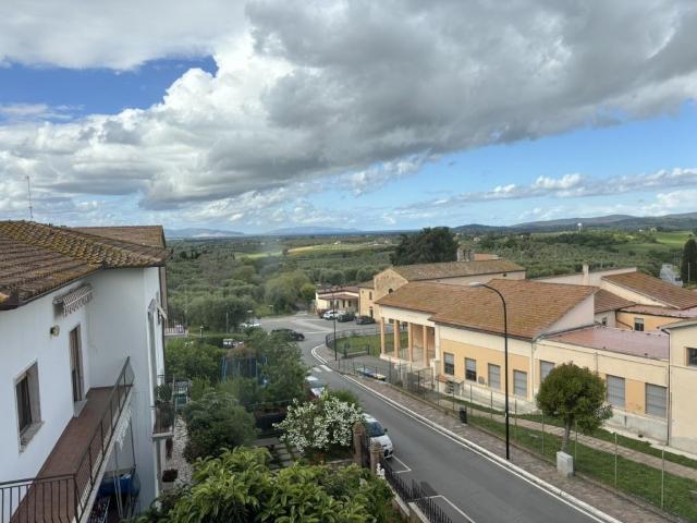Quadrilocale in vendita a Magliano in Toscana