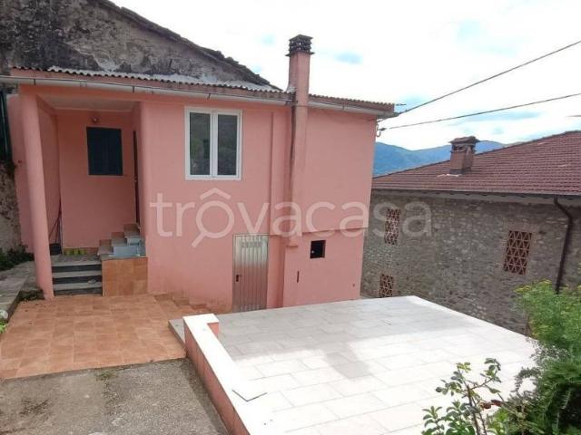Quadrilocale in vendita a Malgrate, Villafranca in Lunigiana
