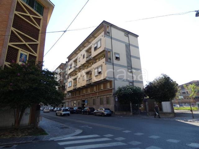 Quadrilocale in vendita a Mantova via Enrico Dugoni, Centro