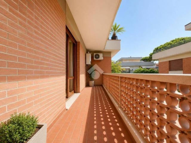 Quadrilocale in vendita a Massa via Pisa, 34, Marina di Massa Centro