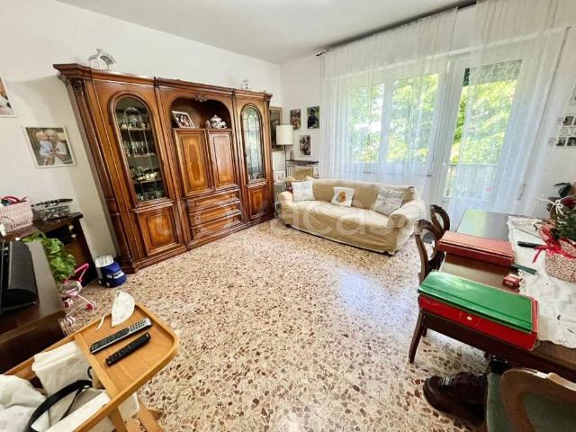 Quadrilocale in vendita a Massa viale Roma, 153, Rinchiostra Quercioli