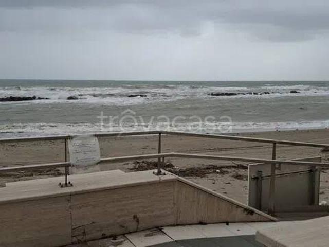Quadrilocale in vendita a Melissa piazza Italia, 7, Torre Melissa