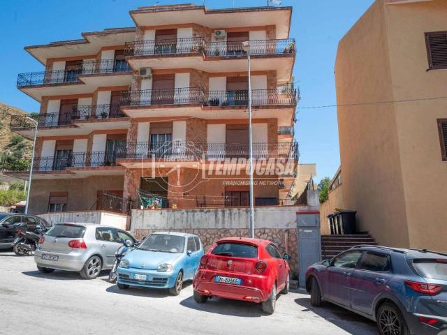Quadrilocale in vendita a Messina, Santa Lucia San Filippo