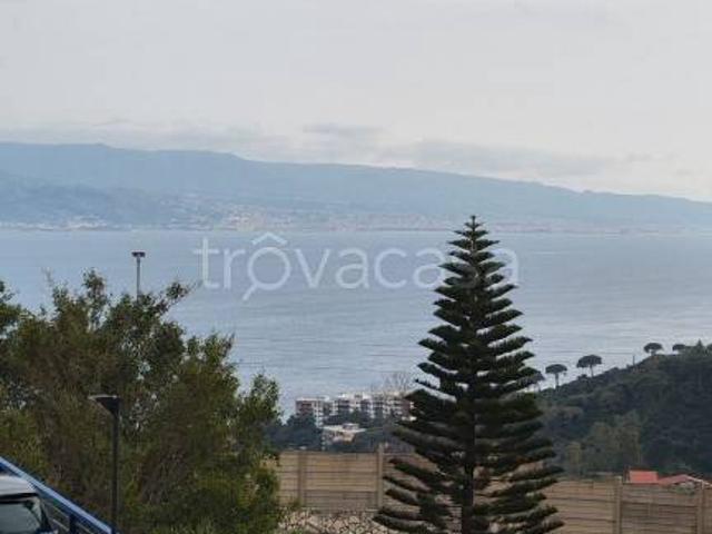 Quadrilocale in vendita a Messina via Pietro Nenni, 27, Annunziata Alta