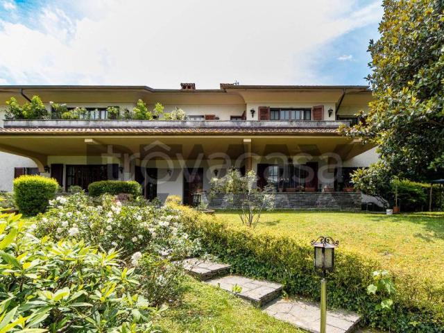Quadrilocale in vendita a Merone via parini, 8