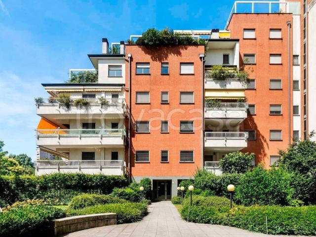 Quadrilocale in vendita a Milano via Carlo Perini, 20, Quarto Oggiaro