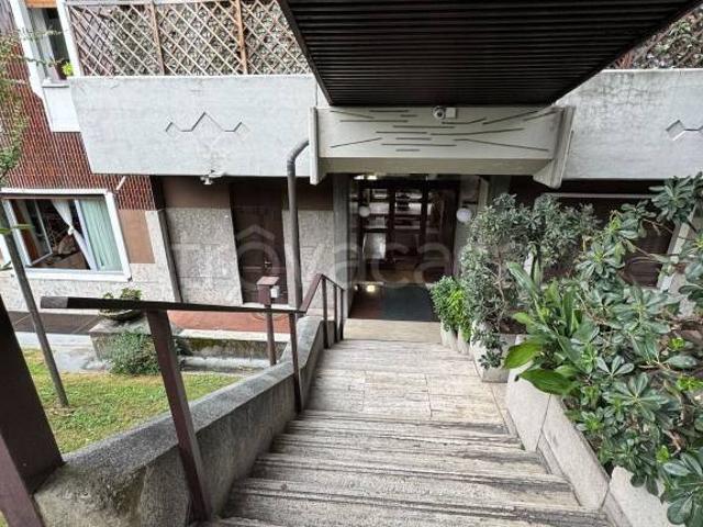 Quadrilocale in vendita a Milano via Bartolomeo d'Alviano, Bande Nere
