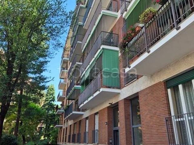 Quadrilocale in vendita a Milano via Giacomo Zanella, 48/7, Argonne Corsica