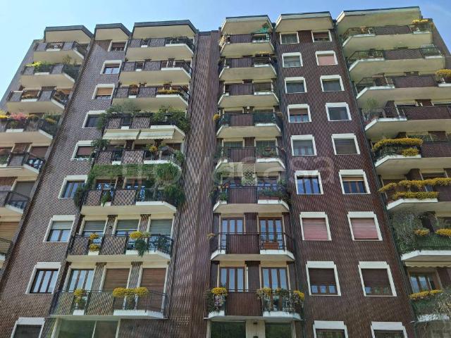 Quadrilocale in vendita a Milano via dei Guarneri, 12, Vigentino Fatima