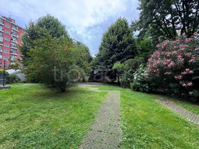 Quadrilocale in vendita a Milano via dell'Assunta, 7, Vigentino Fatima