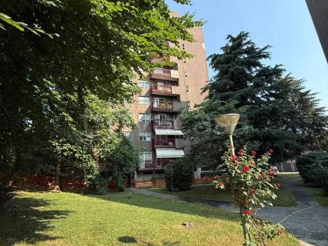 Quadrilocale in vendita a Milano via Mecenate, 107, Viale Ungheria Mecenate
